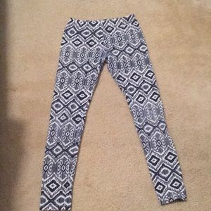 Black and white pattern leggings (Jc Penny)